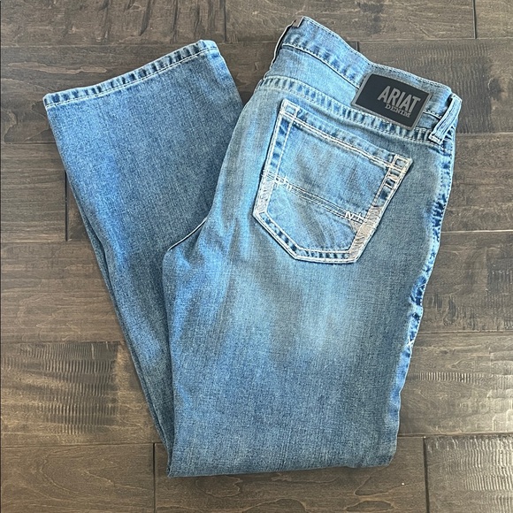 Ariat Men’s Slim Fit Straight Leg M7 35/30 Jeans